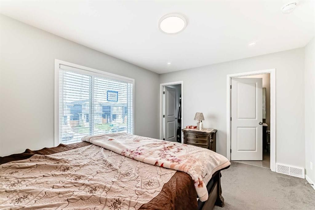 948 West Lakeview Drive, Chestermere, AB - Indoor Photo Showing Bedroom