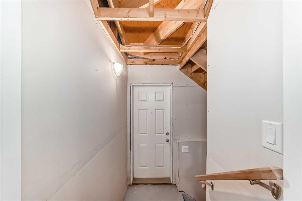 948 West Lakeview Drive, Chestermere, AB - Indoor