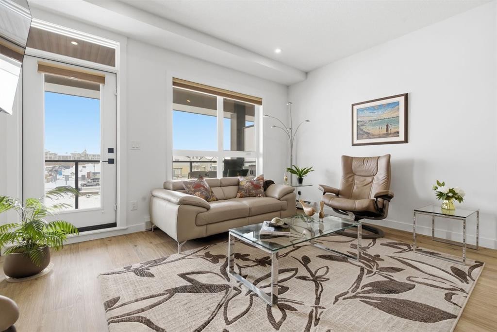 7306-1802 Mahogany Boulevard Se, Calgary, AB - Indoor Photo Showing Living Room