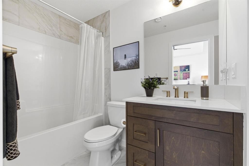 7306-1802 Mahogany Boulevard Se, Calgary, AB - Indoor Photo Showing Bathroom