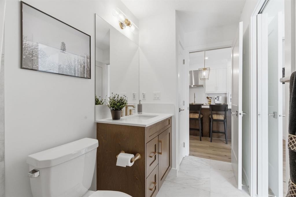 7306-1802 Mahogany Boulevard Se, Calgary, AB - Indoor Photo Showing Bathroom