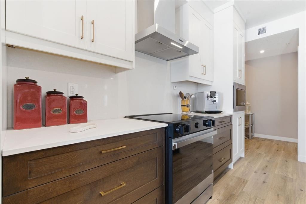 7306-1802 Mahogany Boulevard Se, Calgary, AB - Indoor Photo Showing Kitchen