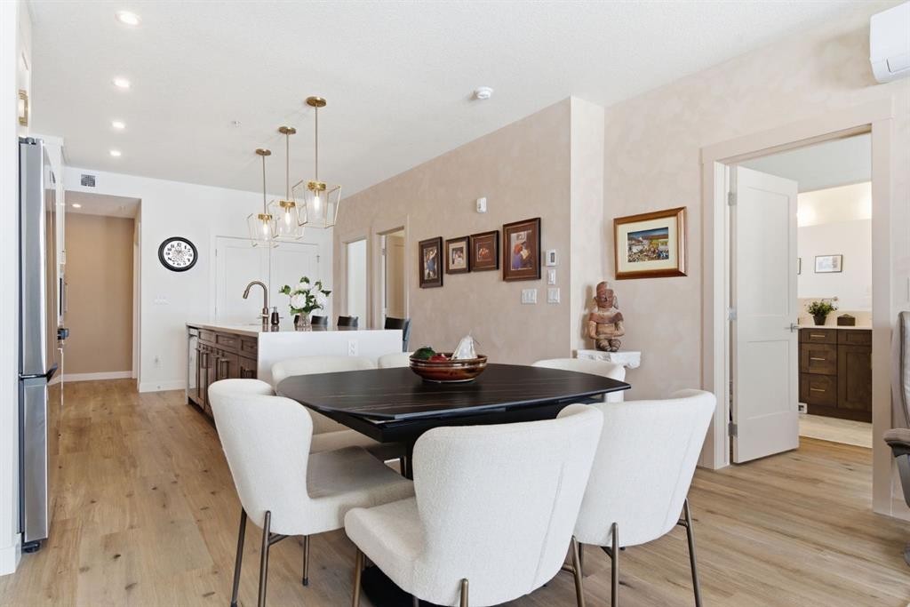7306-1802 Mahogany Boulevard Se, Calgary, AB - Indoor Photo Showing Dining Room