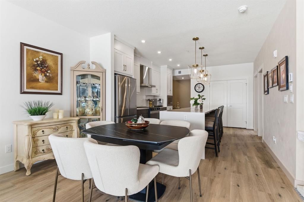 7306-1802 Mahogany Boulevard Se, Calgary, AB - Indoor Photo Showing Dining Room