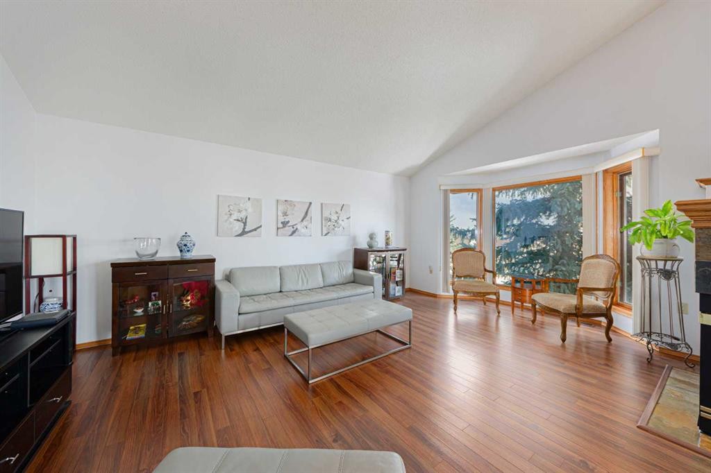 20 Somerset Drive Sw, Calgary, AB - Indoor