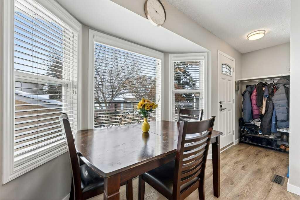 96 Templehill Drive Ne, Calgary, AB - Indoor Photo Showing Dining Room