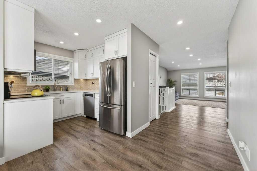 96 Templehill Drive Ne, Calgary, AB - Indoor Photo Showing Kitchen With Stainless Steel Kitchen With Upgraded Kitchen