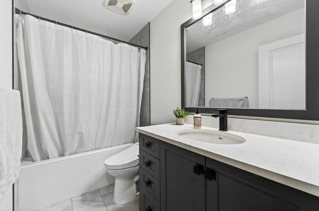 96 Templehill Drive Ne, Calgary, AB - Indoor Photo Showing Bathroom