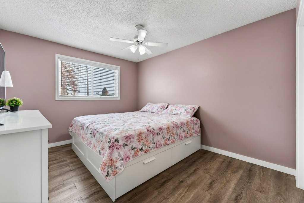 96 Templehill Drive Ne, Calgary, AB - Indoor Photo Showing Bedroom