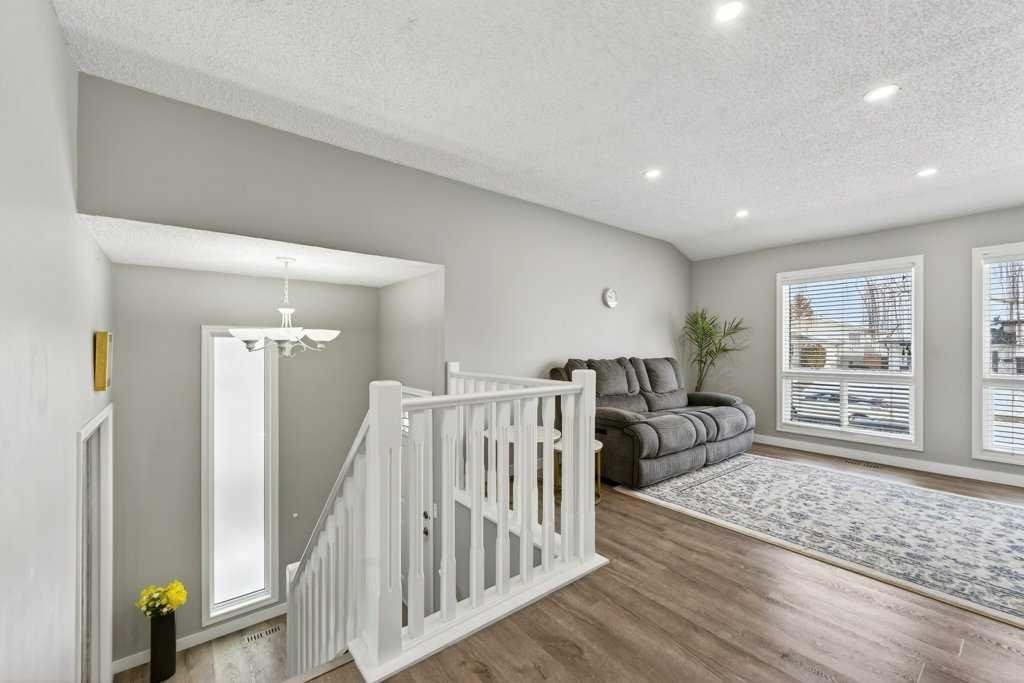 96 Templehill Drive Ne, Calgary, AB - Indoor