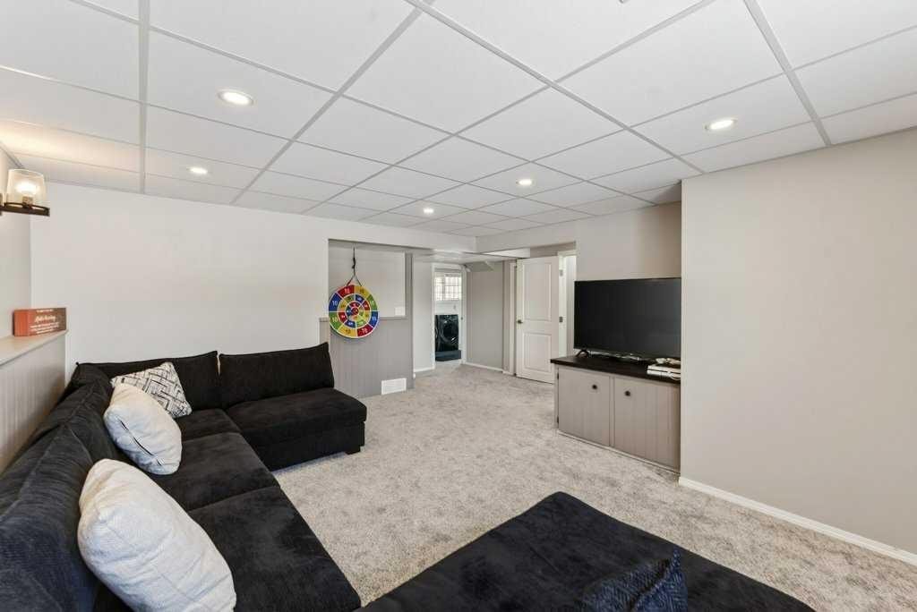 96 Templehill Drive Ne, Calgary, AB - Indoor