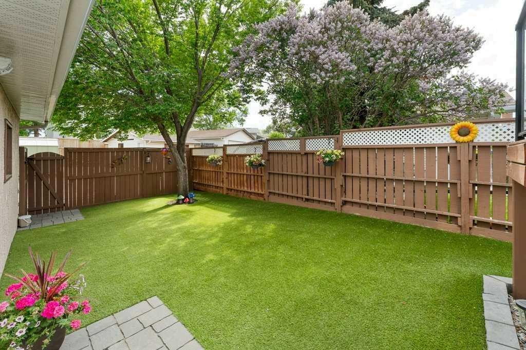 96 Templehill Drive Ne, Calgary, AB - Outdoor