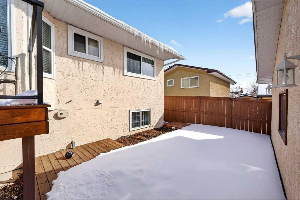 96 Templehill Drive Ne, Calgary, AB - Outdoor With Exterior