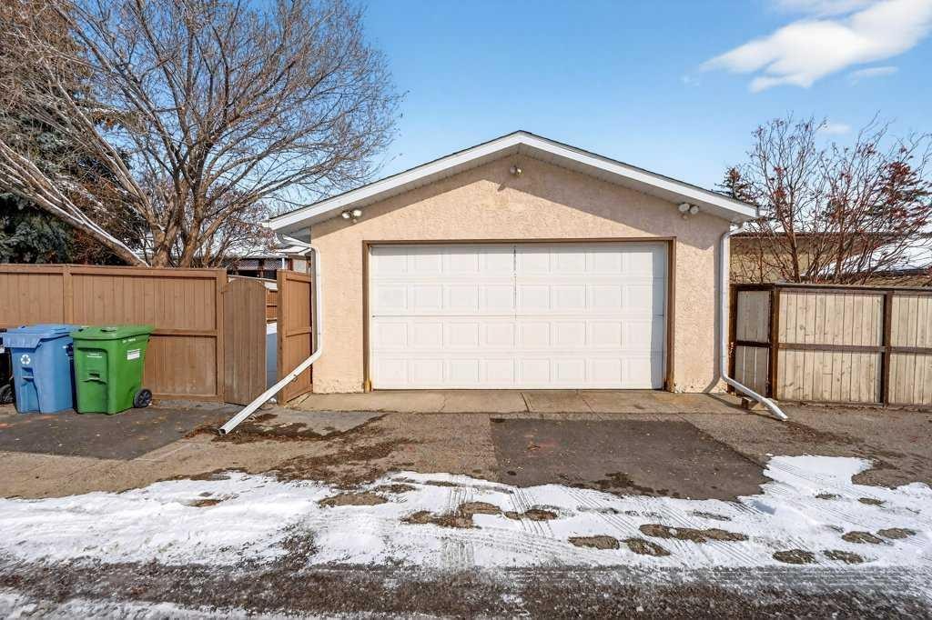 96 Templehill Drive Ne, Calgary, AB - Outdoor