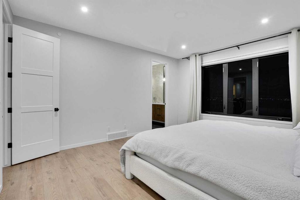 54 Calhoun Crescent Ne, Calgary, AB - Indoor Photo Showing Bedroom