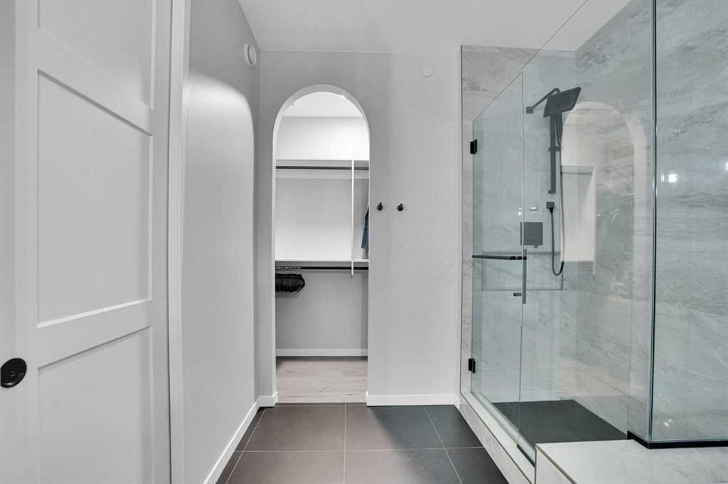 54 Calhoun Crescent Ne, Calgary, AB - Indoor Photo Showing Bathroom