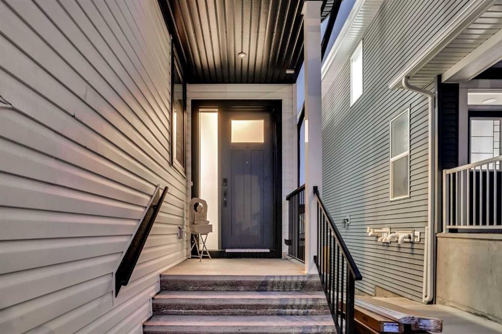 54 Calhoun Crescent Ne, Calgary, AB - With Exterior