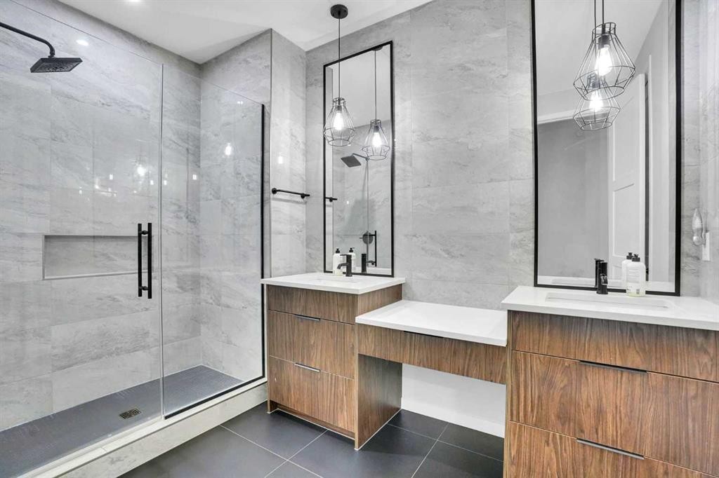 54 Calhoun Crescent Ne, Calgary, AB - Indoor Photo Showing Bathroom