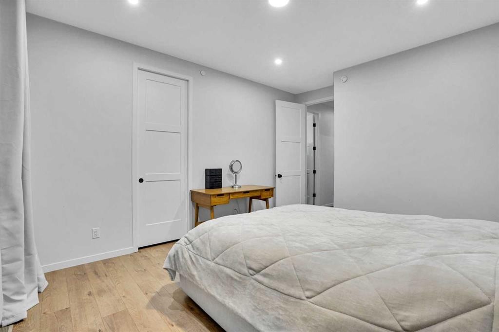 54 Calhoun Crescent Ne, Calgary, AB - Indoor Photo Showing Bedroom