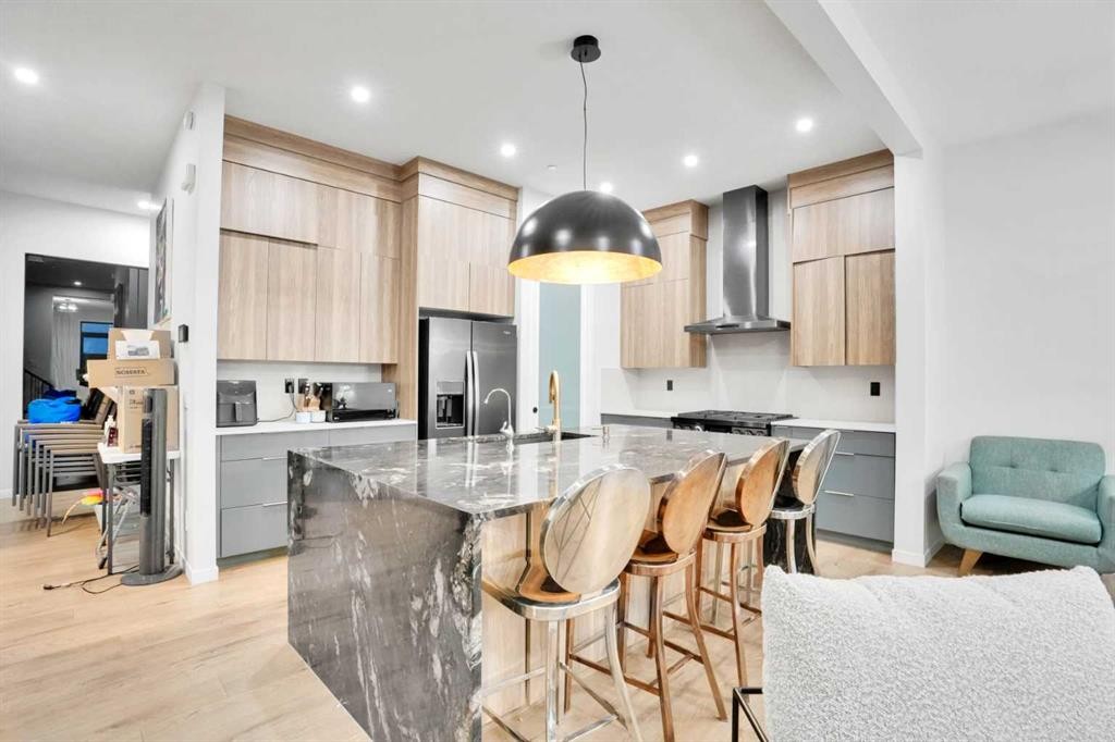 54 Calhoun Crescent Ne, Calgary, AB - Indoor Photo Showing Kitchen With Upgraded Kitchen