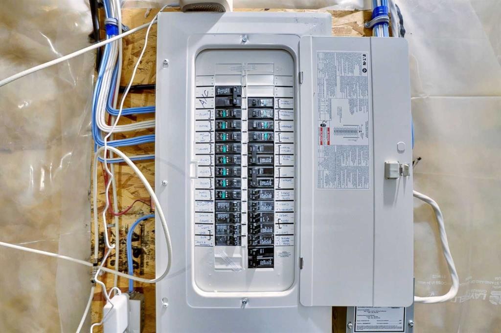 54 Calhoun Crescent Ne, Calgary, AB - Indoor