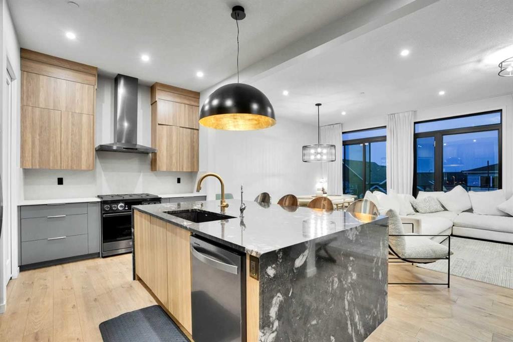 54 Calhoun Crescent Ne, Calgary, AB - Indoor Photo Showing Other Room