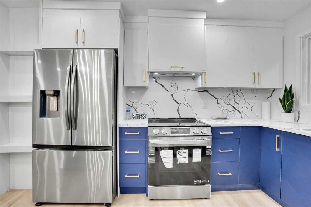 52 Franklin Drive Se, Calgary, AB - Indoor Photo Showing Kitchen