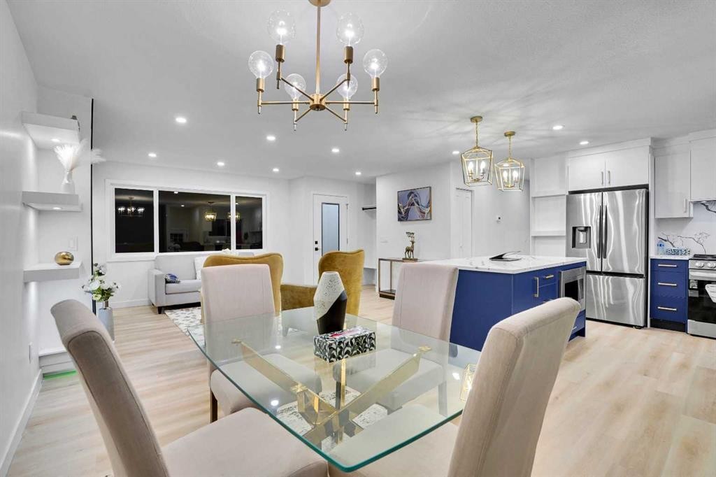 52 Franklin Drive Se, Calgary, AB - Indoor Photo Showing Dining Room