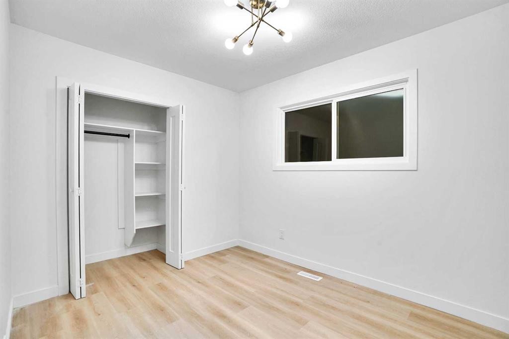 52 Franklin Drive Se, Calgary, AB - Indoor Photo Showing Other Room