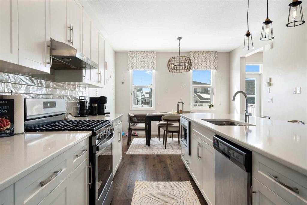 171 Chelsea Road, Chestermere, AB - Indoor Photo Showing Kitchen