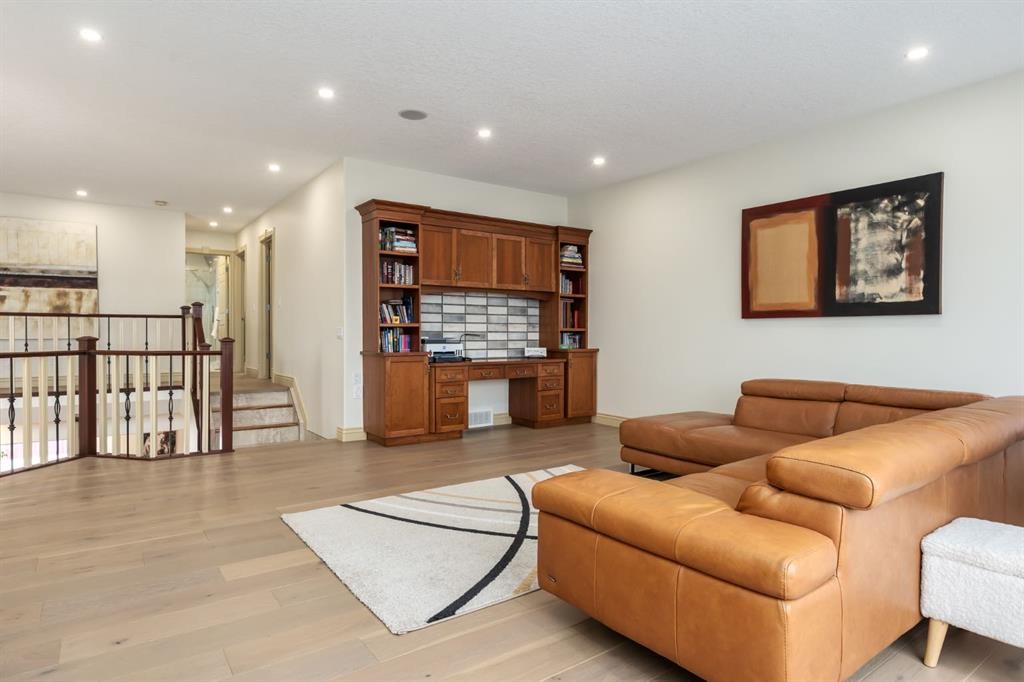 401 Marina Drive, Chestermere, AB - Indoor Photo Showing Living Room