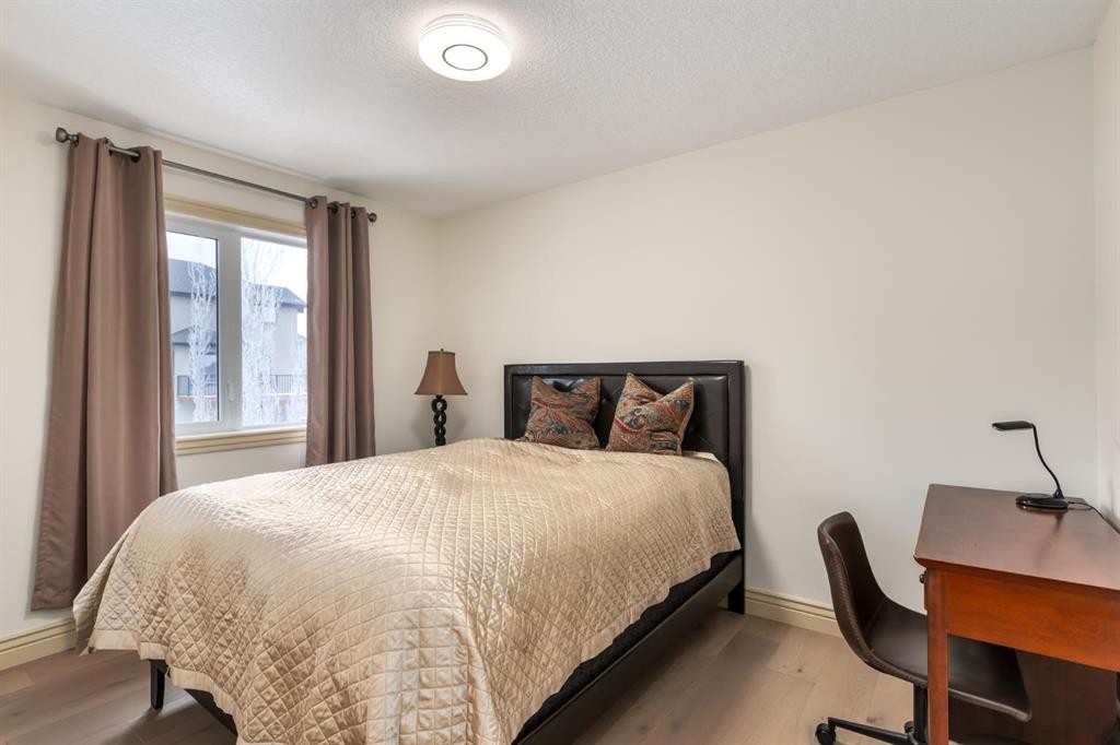 401 Marina Drive, Chestermere, AB - Indoor Photo Showing Bedroom