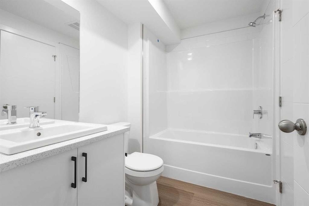 54-2117 81St Street Sw, Calgary, AB - Indoor Photo Showing Bathroom