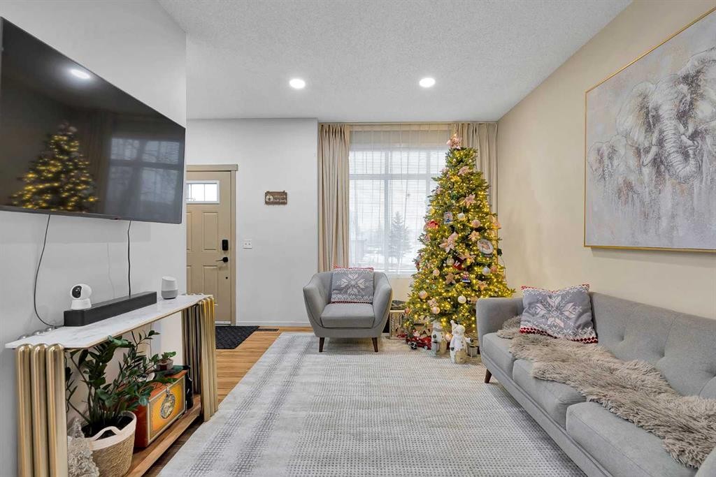 300 Copperstone Cove Se, Calgary, AB - Indoor