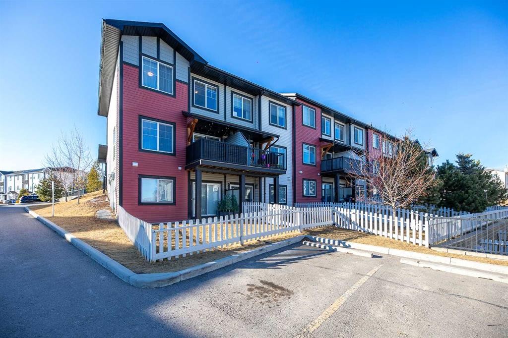 108 Jumping Pound Common, Cochrane, AB - Outdoor