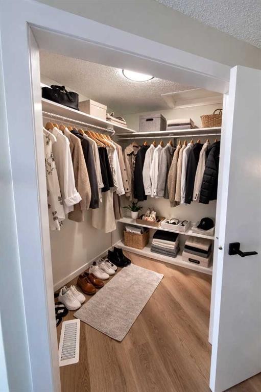 107 Harvest Oak Crescent Ne, Calgary, AB - Indoor With Storage