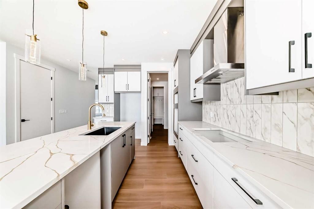 69 Lakes Estates Circle, Strathmore, AB - Indoor Photo Showing Kitchen With Upgraded Kitchen