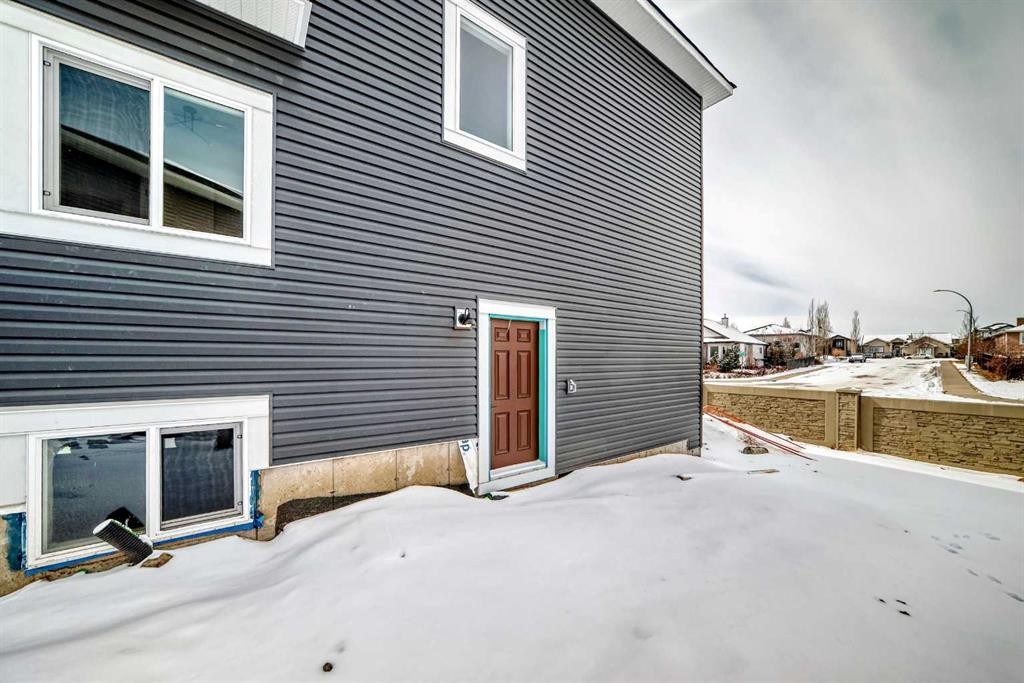 69 Lakes Estates Circle, Strathmore, AB - Outdoor With Exterior