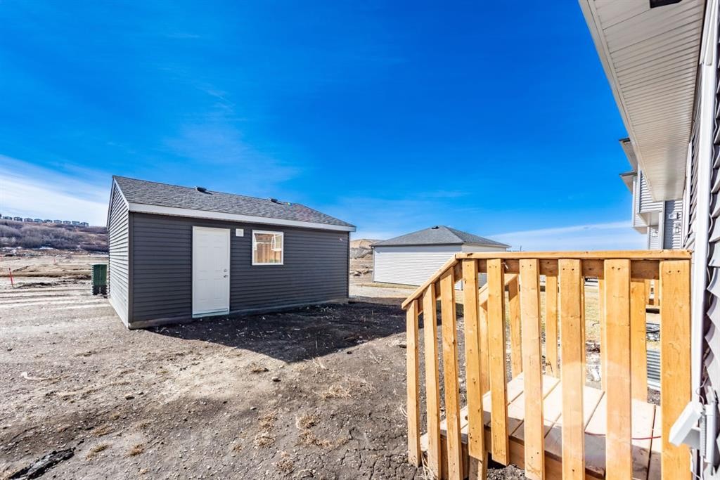 671 Wolf Willow Boulevard Se, Calgary, AB - Outdoor