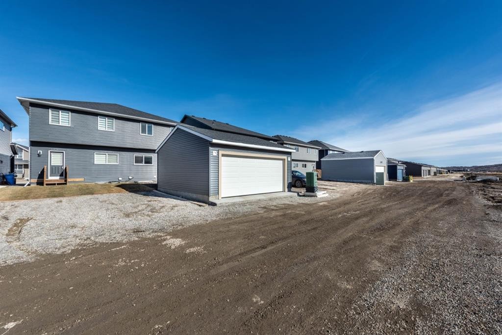 671 Wolf Willow Boulevard Se, Calgary, AB - Outdoor With Exterior