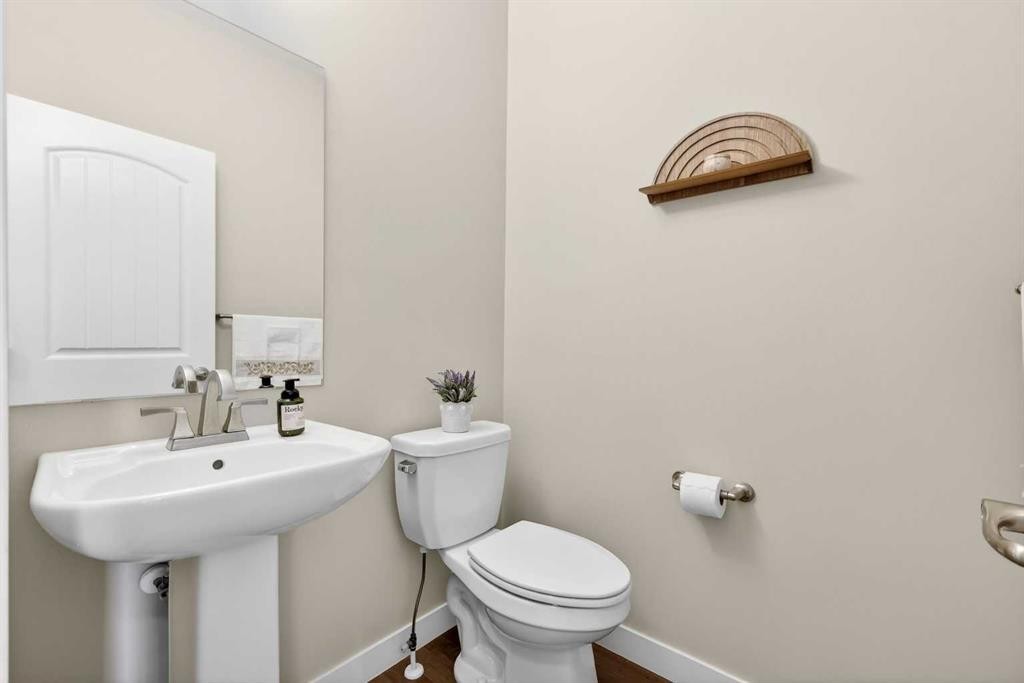 9 Legacy Lane Se, Calgary, AB - Indoor Photo Showing Bathroom