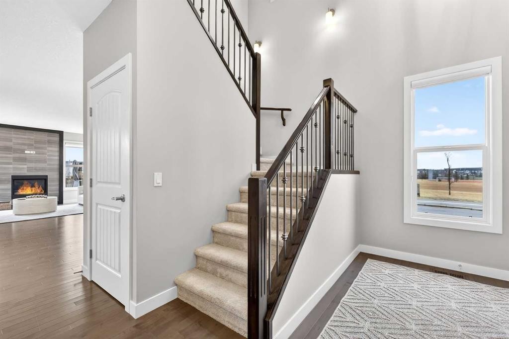 9 Legacy Lane Se, Calgary, AB - Indoor Photo Showing Other Room