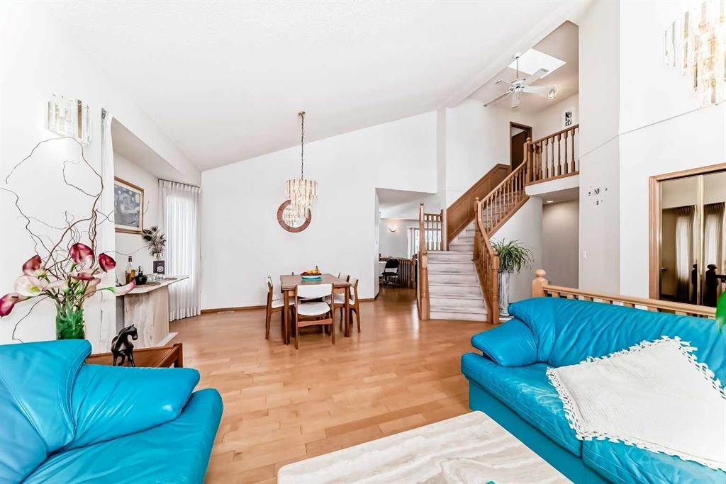 223 Hawkstone Close Nw, Calgary, AB - Indoor Photo Showing Living Room