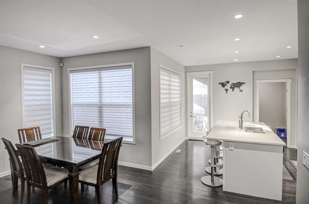 195 Masters Avenue Se, Calgary, AB - Indoor Photo Showing Dining Room