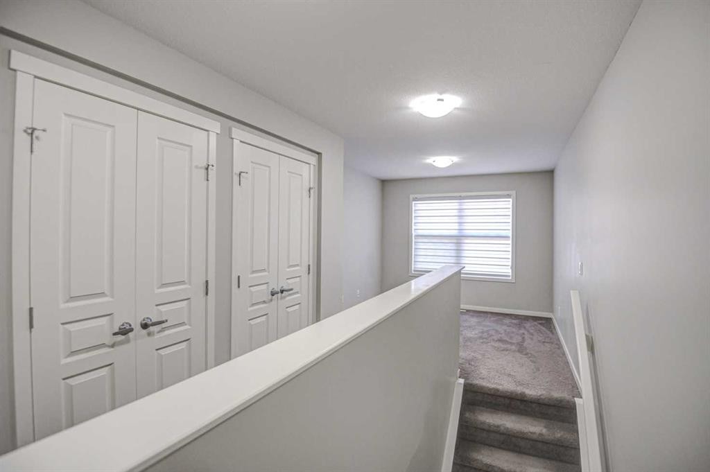 195 Masters Avenue Se, Calgary, AB - Indoor Photo Showing Other Room