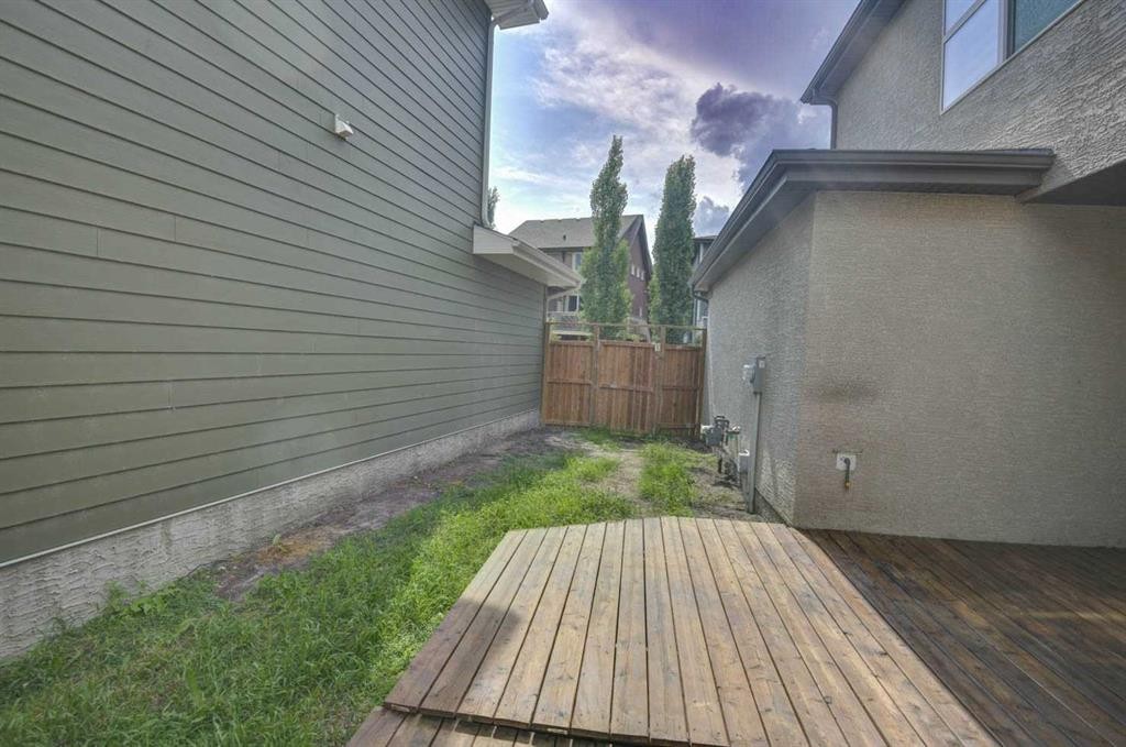 195 Masters Avenue Se, Calgary, AB - Outdoor With Exterior