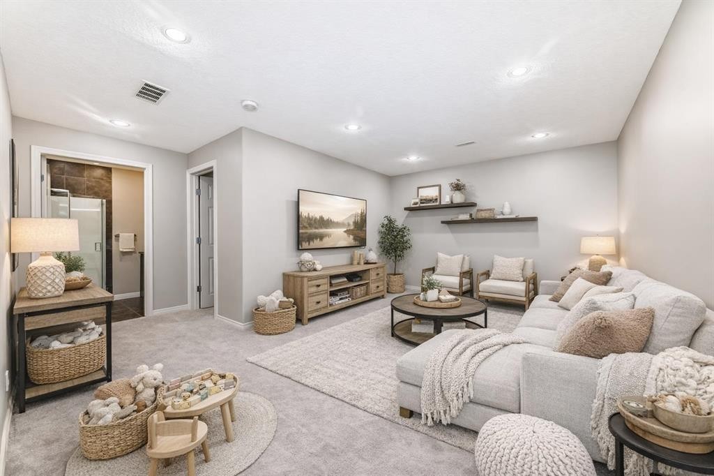 66 Sage Valley Manor Nw, Calgary, AB - Indoor Photo Showing Living Room