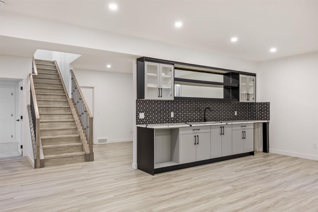 52 Lakes Estates Circle, Strathmore, AB - Indoor Photo Showing Kitchen