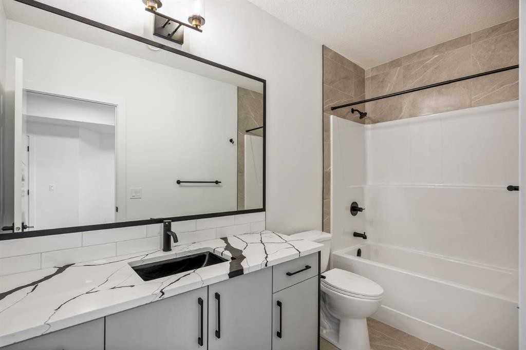 52 Lakes Estates Circle, Strathmore, AB - Indoor Photo Showing Bathroom