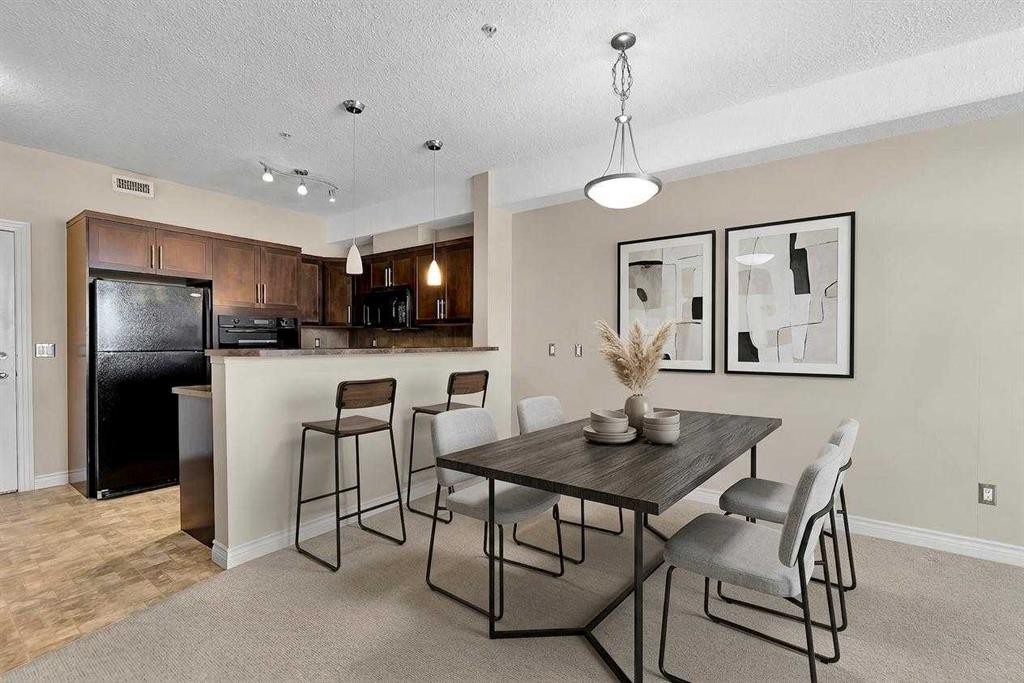318-26 Val Gardena View Sw, Calgary, AB - Indoor